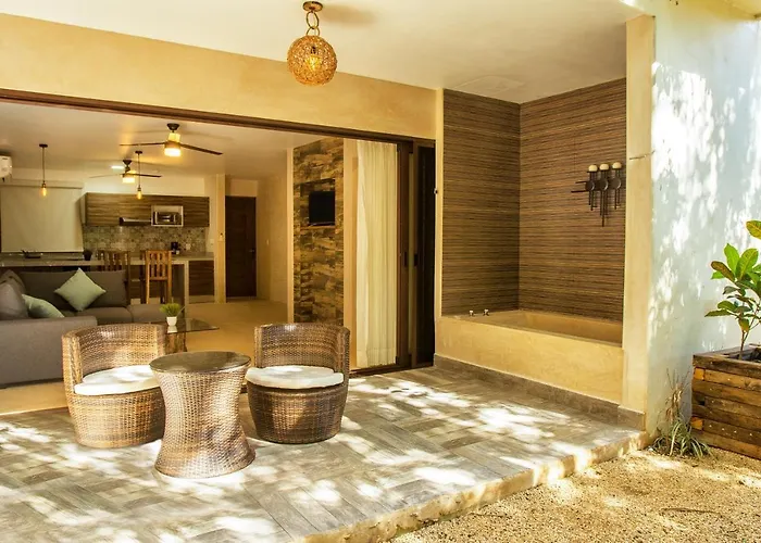 Azul By Guruhotel Hotel