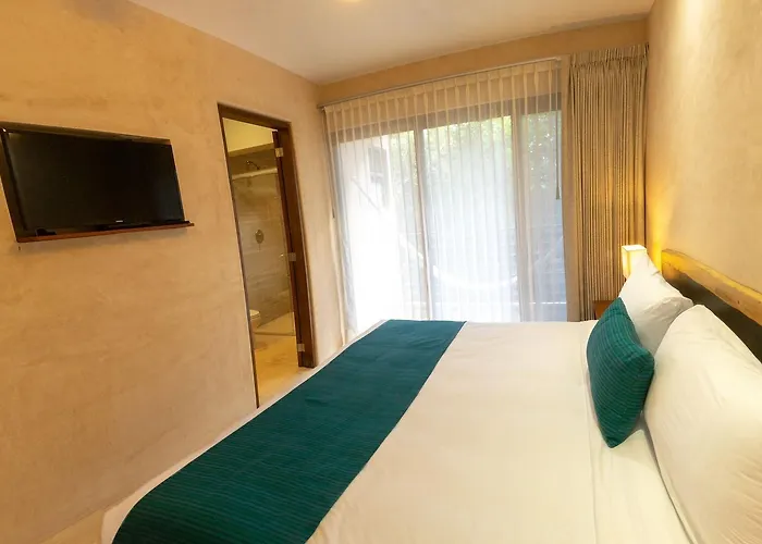 Azul By Guruhotel 3*